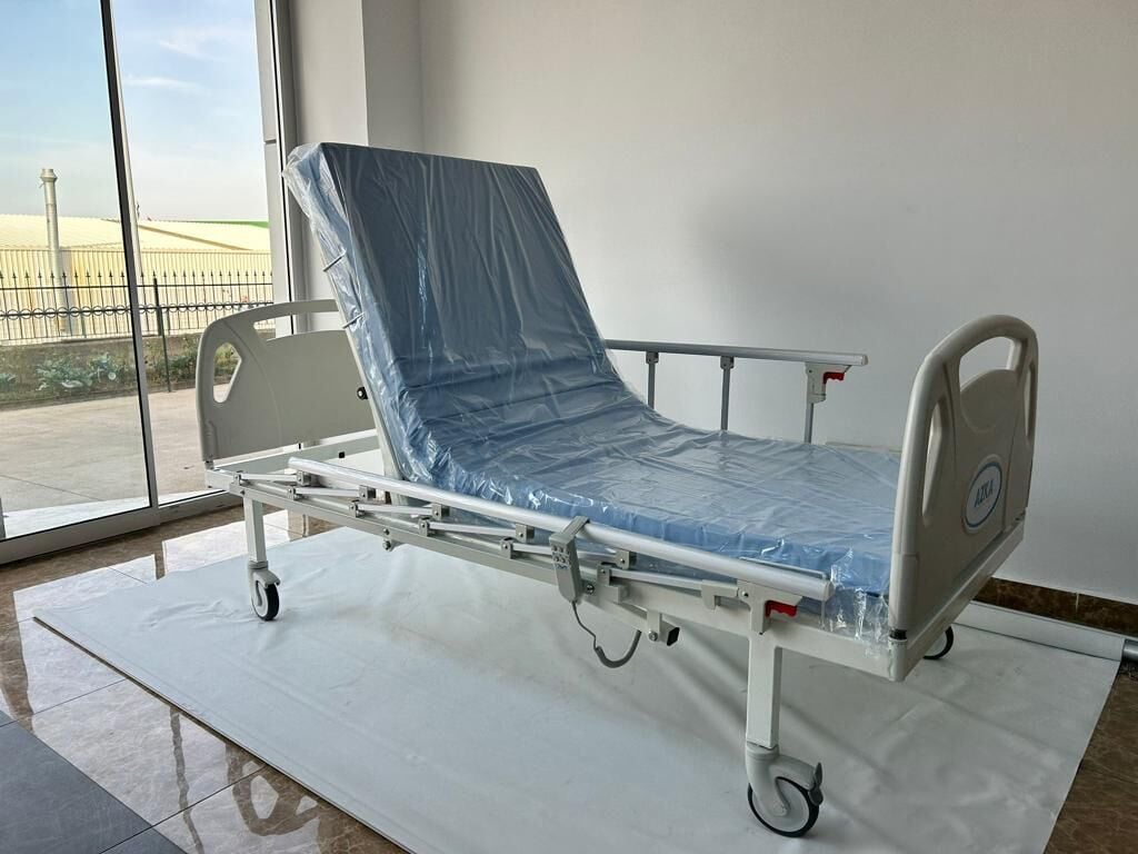 TAGESAN 2 Motorlu Tabanca Korkuluklu Hasta Karyolası ABS Başlıklı