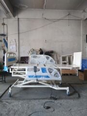 TAGESAN 4 Motorlu Hasta Karyolası Dik Pozisyon Veren Karyola Asansörlü Hasta Karyolası